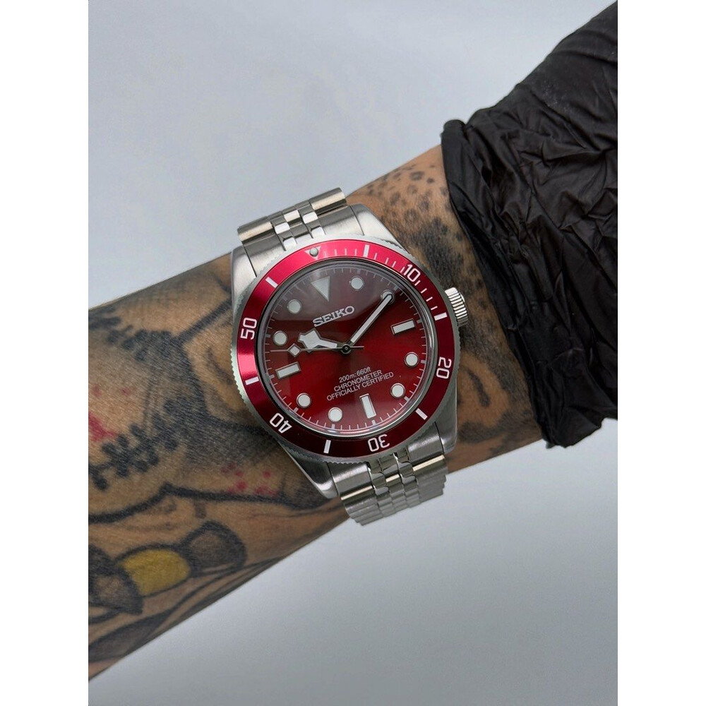 Custom Seiko Mod • Red BB58 on Jubilee • 39mm